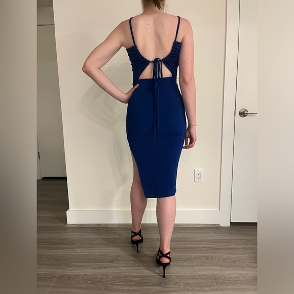 ASOS Design Blue Halter Neck Jumpsuit - Picture 2 of 4